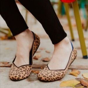 ROTHY’S Brown & Tan The Round Toe Flat in Animal Print | 7.5